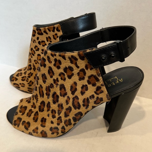 NICOLE MILLER ATELIER Isla Leather Leopard Peep Toe Slingback Heels 🐆 - Picture 4 of 12
